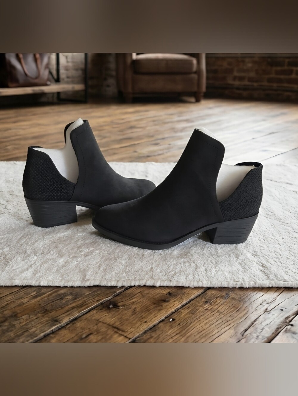 NIB Volatile Chronicle Women's Bootie - Black Faux Suede V-Cut Ankle Boots